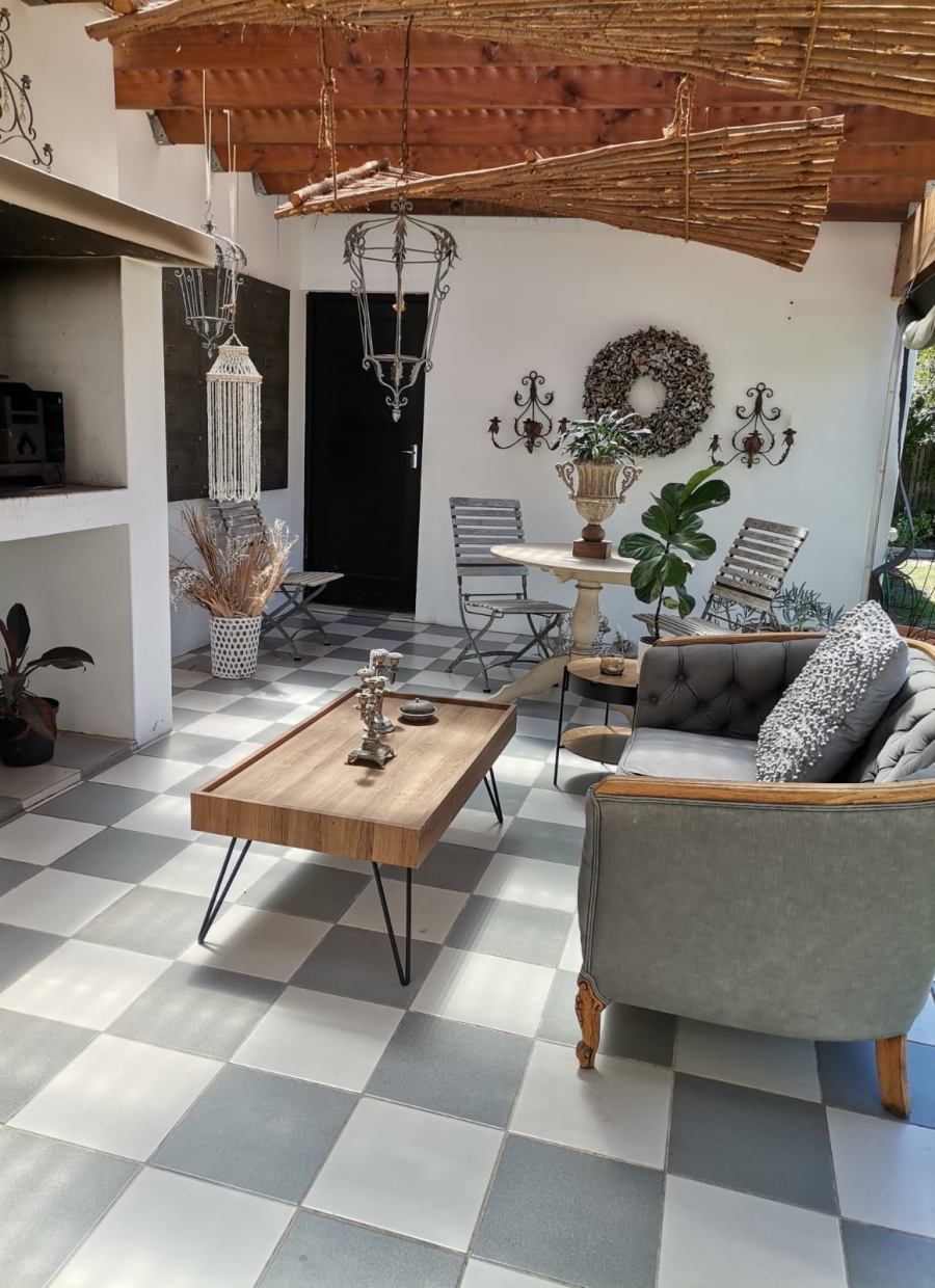 3 Bedroom Property for Sale in Martinville Western Cape